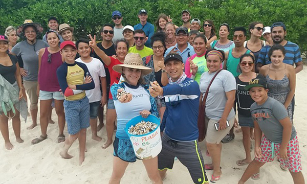 Karla Munguia Colmenero Beach Clean-up